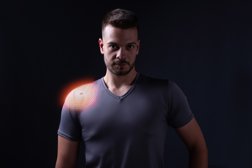 [00465] Paljari T-Shirt mit integriertem Schulterwärmer Bio-Infrarot Faser, UNISEX; Farbe: schwarz V-Ausschnitt [00465]